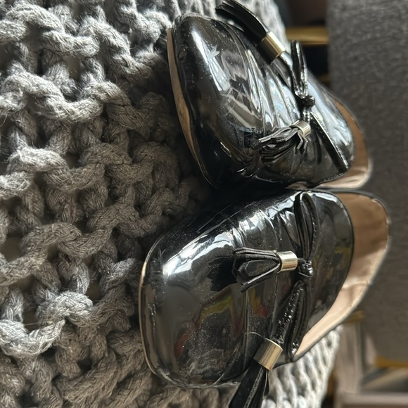 Zara black patent Leather tassels bow shoe with gold heel size 7.5 - Picture 5 of 9